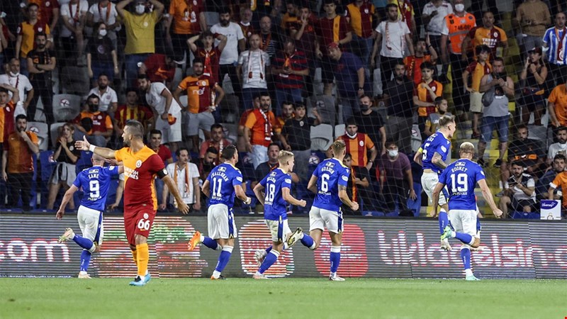 Galatasaray St. Johnstone maçı 1-1 berabere bitti
