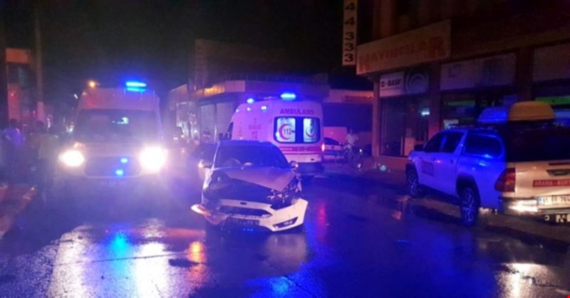 Kaldırıma çıkarak durdu: 3 yaralı!