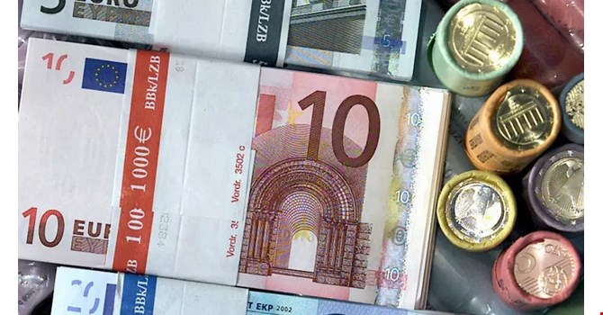 Mahfi Eğilmez: Euro ile doların eşitlenmesi aleyhimize, fırsatları kaçırdık