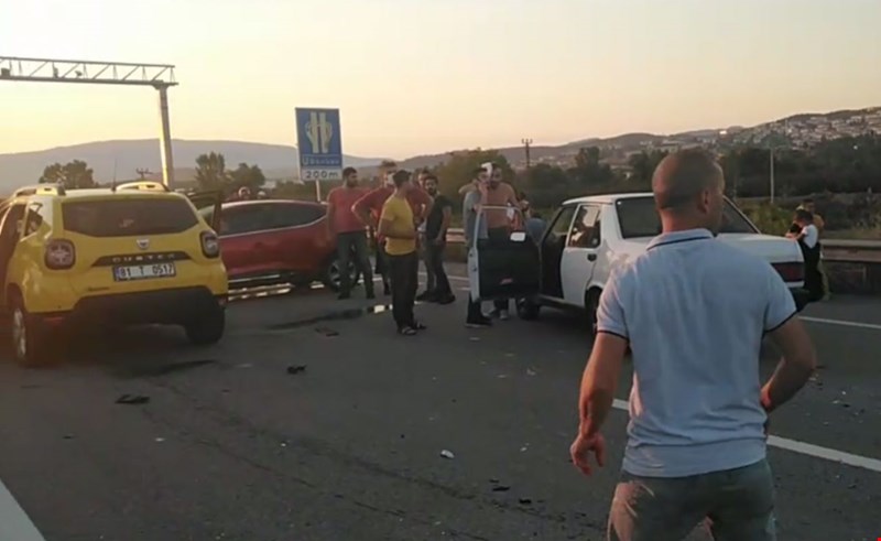 Patoz makinesinden çıkan tozlar zincirleme kazaya sebep oldu: 12 yaralı