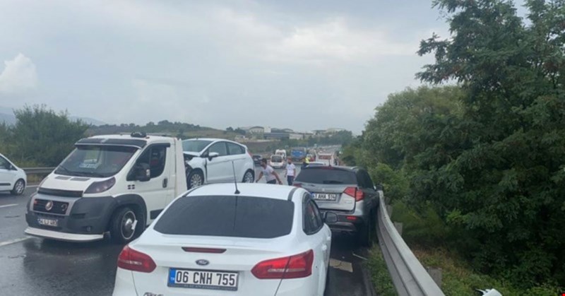 TEM'DE 8 ARAÇ BİRBİRİNE GİRDİ!