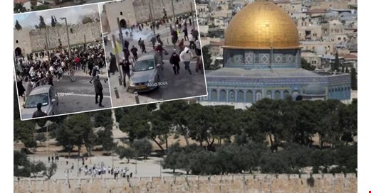 1967'den bu yana Mescid-i Aksa'da bir ilk: İsrail Bayram Namazı kılmak isteyenlere saldırdı