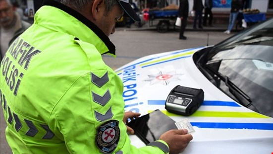 2026 trafik cezaları belli oldu: Kırmızı ışık, hız limiti, cep telefonu ve alkollü araç kullanma cezaları cepleri yakacak!