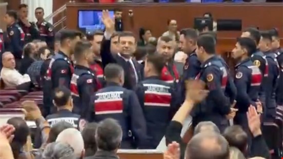 İBB davasında ilk gün sona erdi: Hakim 'sanık Ekrem' dedi salon karıştı