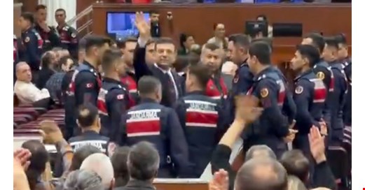 İBB davasında ilk gün sona erdi: Hakim 'sanık Ekrem' dedi salon karıştı