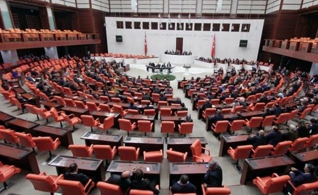 İktidarın 'B Planı' Meclisi Kilitlemek 