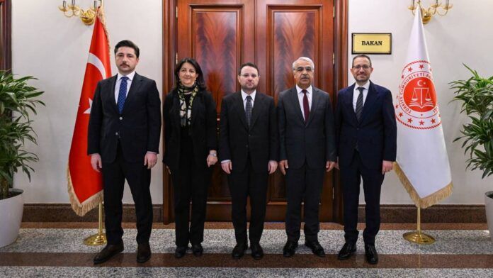 İmralı Heyeti, İçişleri ve Adalet Bakanlarıyla görüştü