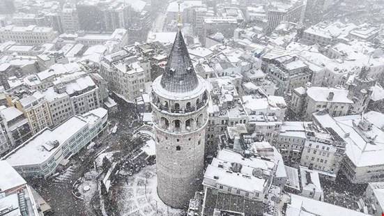 İstanbul'da eğitime kar engeli: Yarın okullar tatil