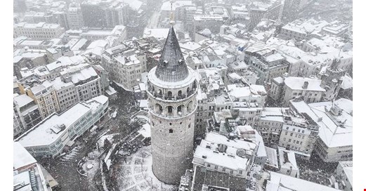 İstanbul'da eğitime kar engeli: Yarın okullar tatil