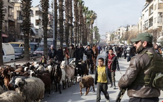 Şam Yönetimi’nden Halep açıklaması: 'Kürtleri korumak bizim görevimiz, halk bize sığınıyor'