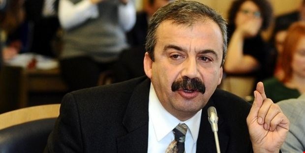 Sırrı Süreyya Önder: Hükümet 2.5 ay önce PKKye çözüm çağrısı yaptı, Erdoğan engelledi!