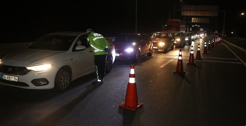 Uygulama Başladı...Son dakika...Büyükşehirlere giriş-çıkışlar durduruldu