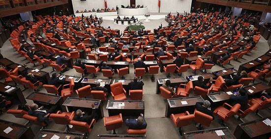 Koronavirüs salgını için düzenlenen ekonomik tedbir paketi yasalaştı