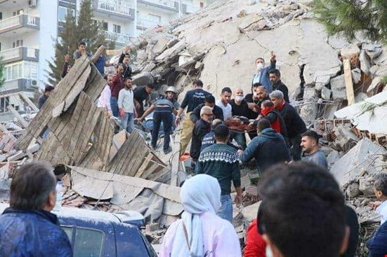Depremde can kaybı 100’e yükseldi