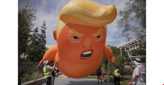 ABD’de “Krallara Hayır” protestoları savaş karşıtı gösterilere döndü: “Rejim değişimi evde başlar”