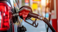 Akaryakıta bir dev zam daha: Motorinde '80 TL'lik psikolojik sınır aşılıyor