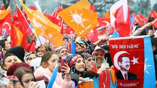 AKP kurmayları: Seçmen bize merhamet gösterdi