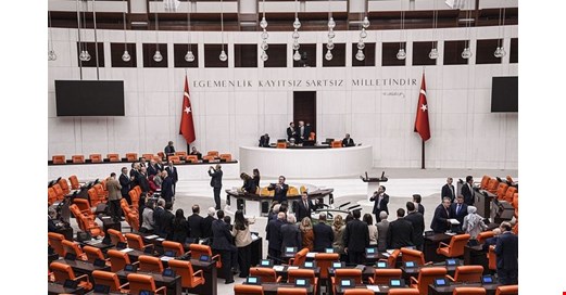 Anayasa değişikliği için 400 milletvekiline transferlerle ulaşılacak