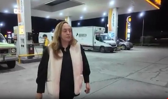 Ayşe Barım Silivri’den kimseye haber verilmeden tahliye edildi: Cezaevi önünde trajikomik anlar
