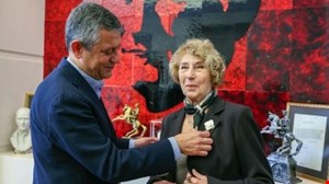 Ayşe Kulin 84'ünde CHP'li oldu