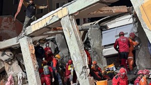 Baba Levent ve anne Emine Bilir'in cansız bedeni 19 saat sonra enkazdan çıkarıldı