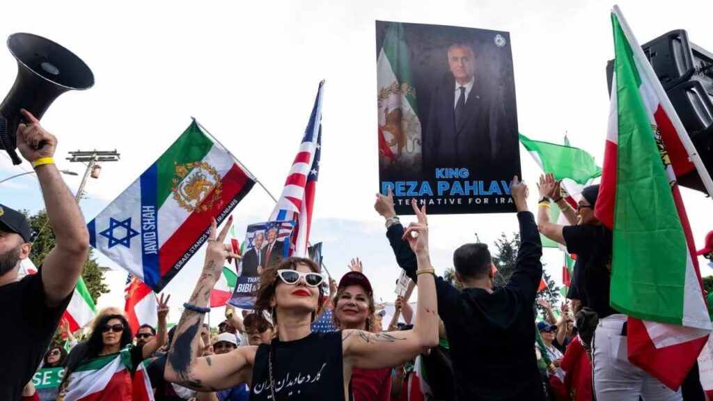 ÇEVİRİ | Beyazlığın peşinde: İranlı monarşistler neden İsrail’i destekliyor?