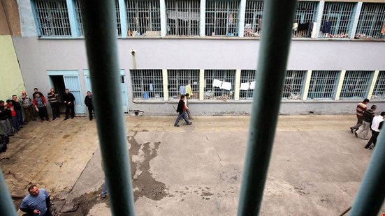 Cezaevlerindeki yığılma için yeni infaz yasası yolda