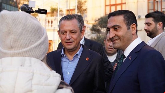 CHP lideri Özel'den İnan Güney'in gözaltına alınmasına sert tepki: Devlet içindeki çetelere sesleniyorum; 9 dalga değil, 99 dalga yapsanız da başarama