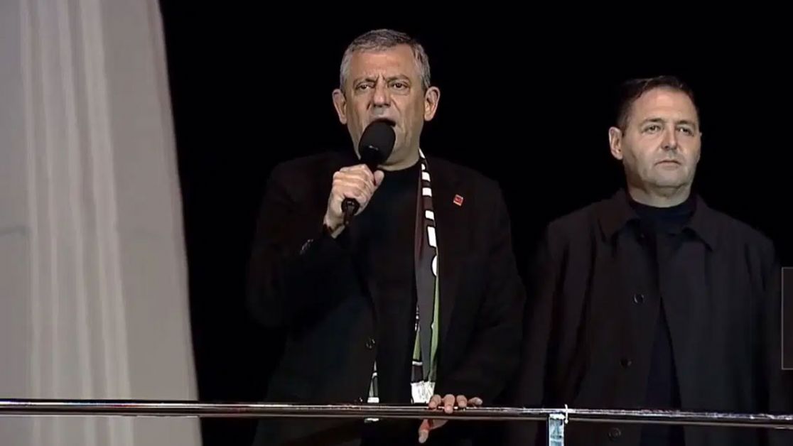 CHP'nin bölge mitinginde Özgür Özel: 9 Mart'ta herkes sözünü tutsun; duruşma canlı yayınlansın