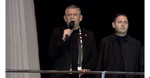 CHP'nin bölge mitinginde Özgür Özel: 9 Mart'ta herkes sözünü tutsun; duruşma canlı yayınlansın