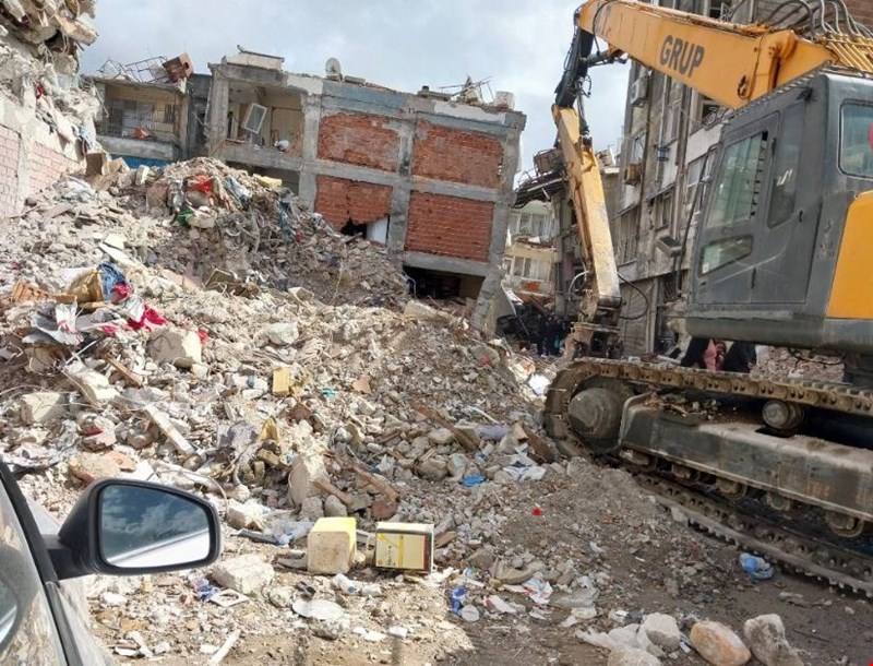 Cumhurbaşkanlığı deprem kararnamesi: Uluslararası hukuka ve Anayasa'ya aykırı yerinden etme
