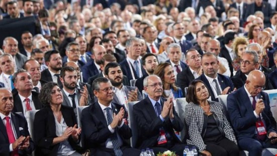 Cumhuriyet’in kurucu partisinde yaşananlardan rahatsız olan yok mu?
