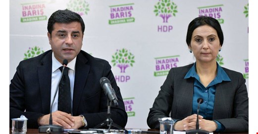 DEM Parti konferansında Demirtaş ve Yüksekdağ’dan mesaj: Barış artık tercih değil zorunluluktur