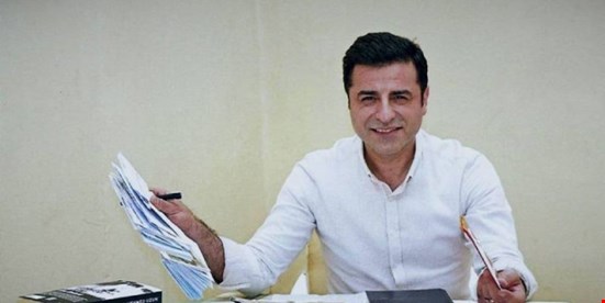 Demirtaş yazdı: Kardeşlik hukuku için adım atılmadı, CHP’ye operasyonlarla ayrışma derinleştirildi