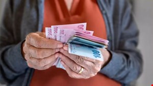 En düşük emekli aylığı teklifi kabul edildi