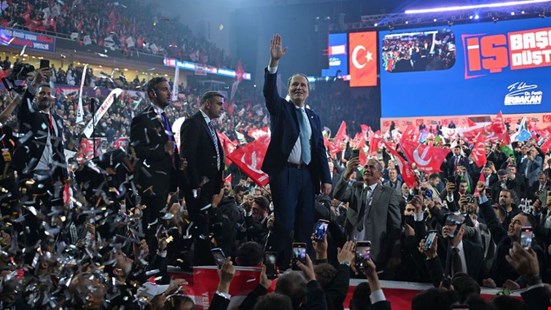 Fatih Erbakan'a delegelerden tam destek: İşte Yeniden Refah Partisi'nin yeni MKYK ve YDK listesi