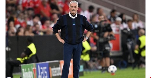 Fenerbahçe'de Mourinho devri sona erdi: Kanarya ayrılığı resmen açıkladı