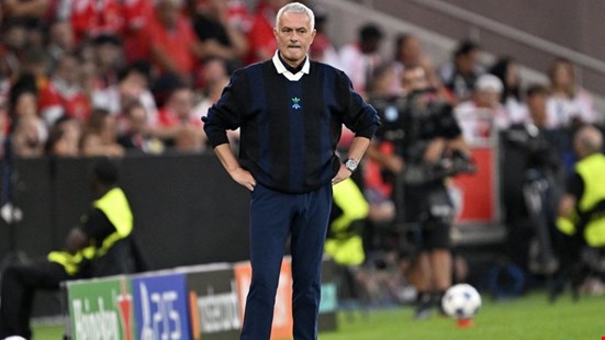 Fenerbahçe'de Mourinho devri sona erdi: Kanarya ayrılığı resmen açıkladı