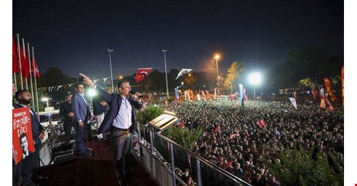 Kahraman Sokak Fetişizmi Haysiyetsiz Uzlaşıya Karşı!