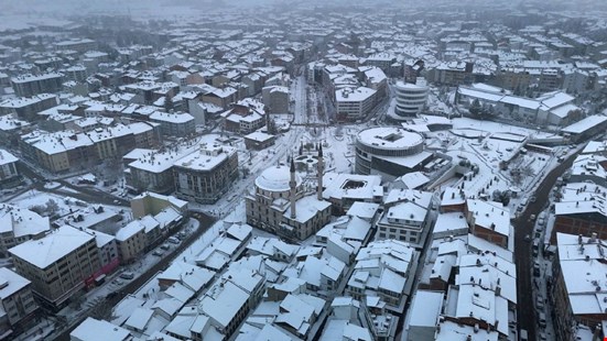 Kış geri geliyor: Sıcaklıklar 13 derece birden düşecek