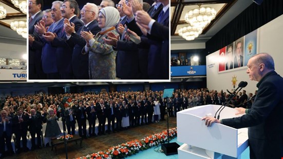 Kızılcahamam kampında "beş dakikada bir ayakta alkış" krizi