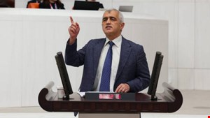 Kürtçe konuşurken Genel Kurul'da sesi kesilen Gergerlioğlu: Ben Türküm, Kürtçe konuştum, Kürt olan Bekir Bozdağ sesimi kesti!