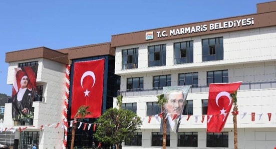 Marmaris Belediyesi'ne gece yarısı operasyonu