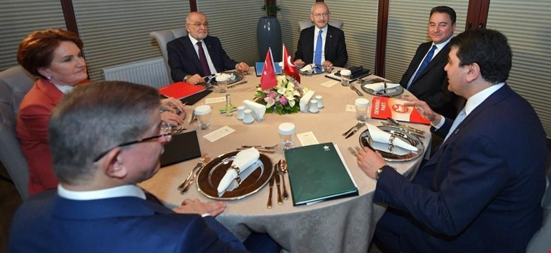 'Masaya liderleri dört faktör oturttu'