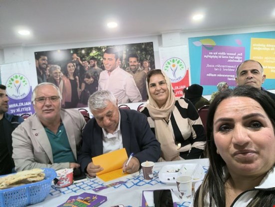 Mehmet Ali Alçınkaya Kitabını Bursa’da İmzaladı