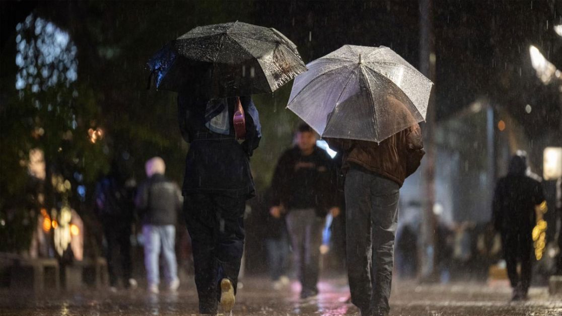 Meteoroloji'den çok sayıda il için uyarı: Batıda sağanak, doğuda kar bekleniyor