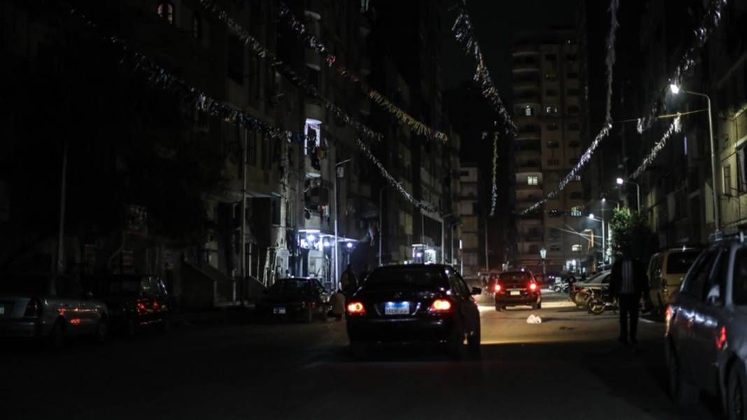 Mısır savaşın karanlığına büründü: Yönetim tasarruf paketini açıkladı