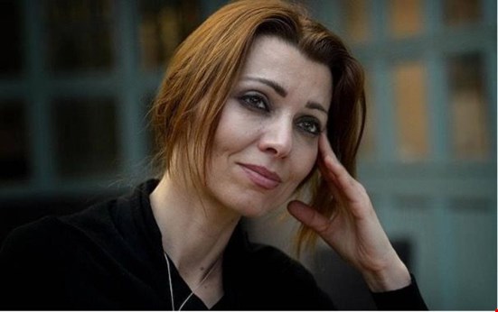 Orhan Pamuk, Latife Tekin, Oya Baydar ve 130 yazardan Elif Şafak’a destek: “Hiçbir edebiyatçının bu tarz yöntemlerle linç edilmesine izin vermeyelim”