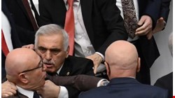 Osman Gökçek’in yumruklu saldırısına uğrayan Mahmut Tanal geceyi hastanede geçirdi...