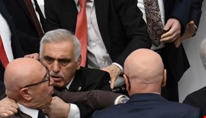 Osman Gökçek’in yumruklu saldırısına uğrayan Mahmut Tanal geceyi hastanede geçirdi...